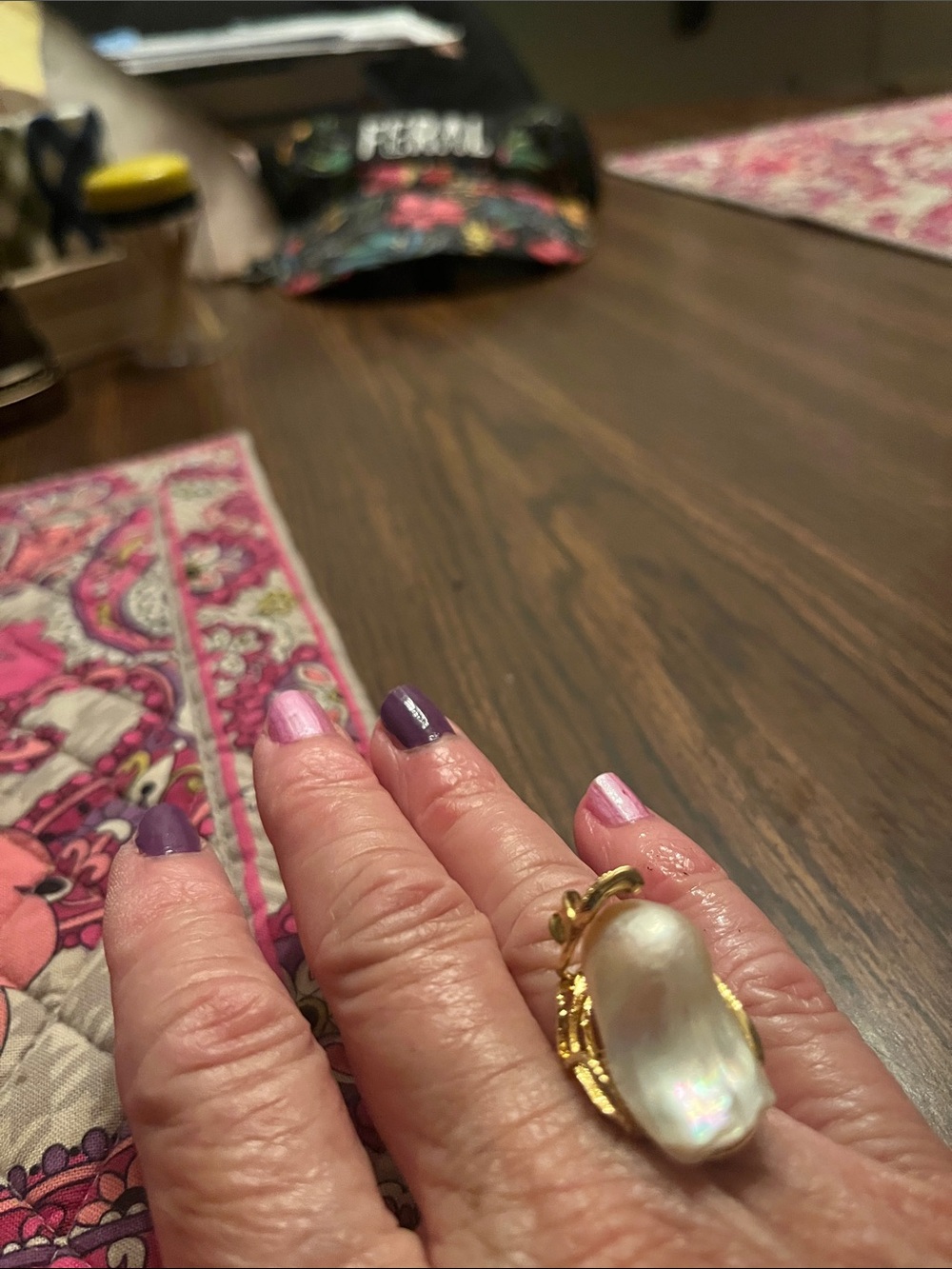Gold Pearl Shell Statement Ring - Women Jewelry - Picture 2 of 4